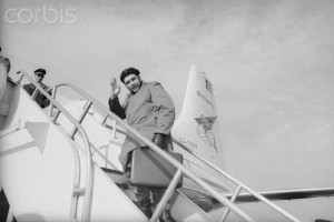 Che Guevara Getting onto Plane