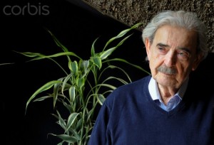 Juan Gelman claimed the role of poetry readers