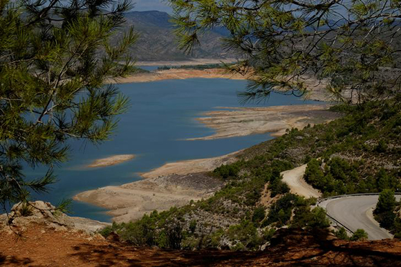 A view of the partially empty Tous water reservoir is pictured during a severe drought near Valencia, Spain August 11, 2017. Photo by Heino Kalis