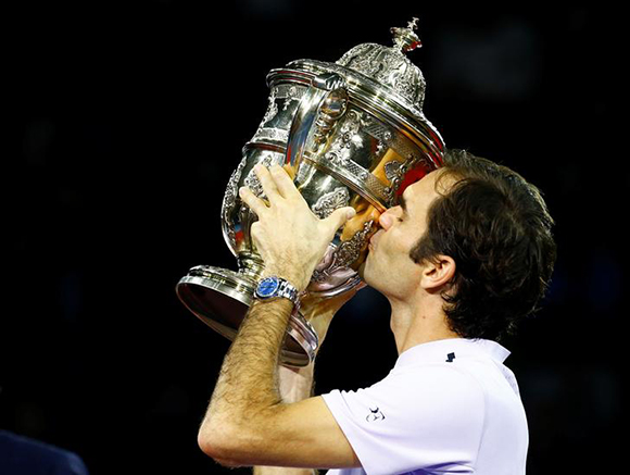  Tennis - ATP 500 - Swiss Indoors Basel - Final - St. Jakobshalle, Basel, Switzerland - October 29, 2017 - Roger Federer of Switzerland celebrates with the cup after defeating Juan Martin del Potro of Argentina. Photo by Arnd Wiegmann 