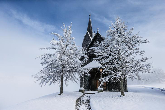  A snow-covered chapel is seen, after the first snowfall of the season, in the western Austrian village of Tulfes, Austria. Photo by Dominic Ebenbichler 