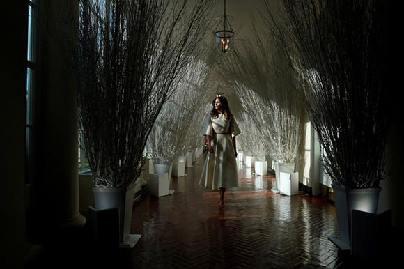  U.S. First Lady Melania Trump tours the holiday decorations with reporters at the White House in Washington, U.S. Photo by Jonathan Ernst 