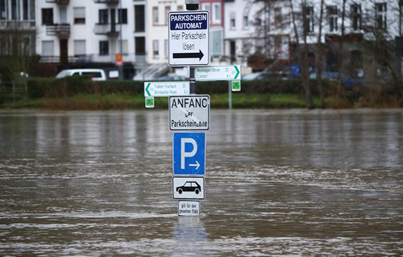  A parking lot is flooded by the river Moselle in Bernkastell-Kues, Germany, January 5, 2018. Photo by Wolfgang Rattay 
