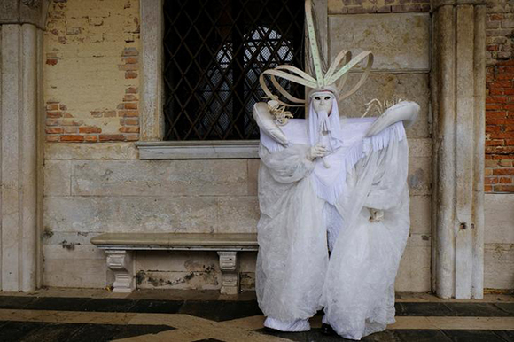  A masked reveller poses during the Carnival in Venice, Italy January 28, 2018. Photo by Manuel Silvestri 