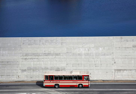 A bus is driven past a seawall in Yamada village, Iwate Prefecture, Japan Photo by Kim Kyung-Hoon 