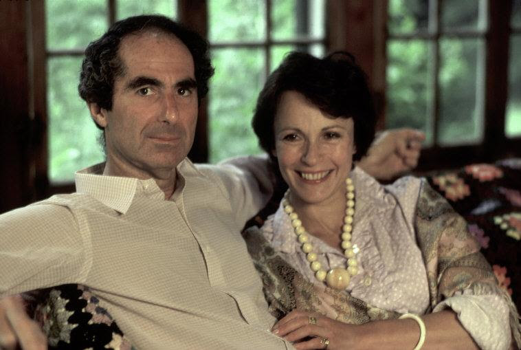 USA. Connecticut. Warren. 1983. Actress Claire BLOOM and novelist Philip ROTH.